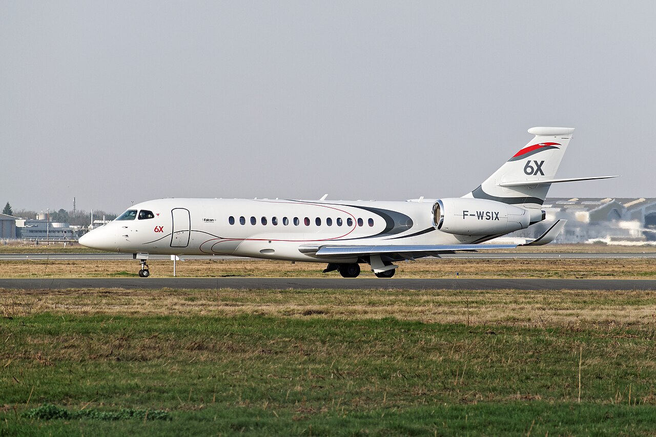 Prototip Dassault Falcon 6X F-WSIX na letališču Bordeaux-Mérignac