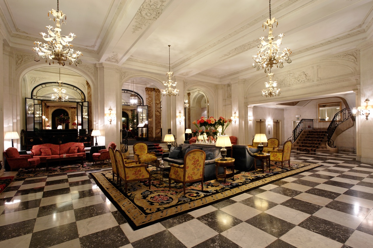 Recepcija hotela Le Plaza; ilustrativna fotografija hotelske notranjosti